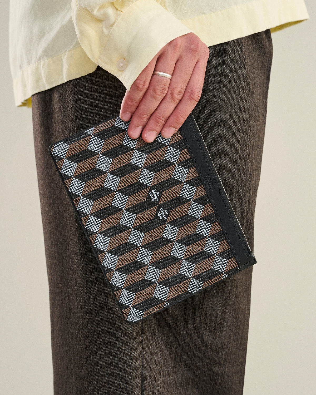 Pochette 19