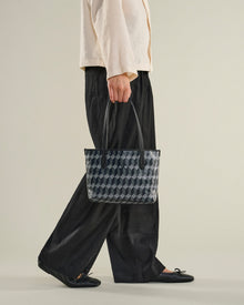 Tote No. 28